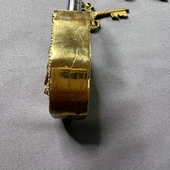Vintage Solid Brass Indian Padlock w/ Keys – Hindu Motif – Heavy Decorative Lock - Picture 7 of 11